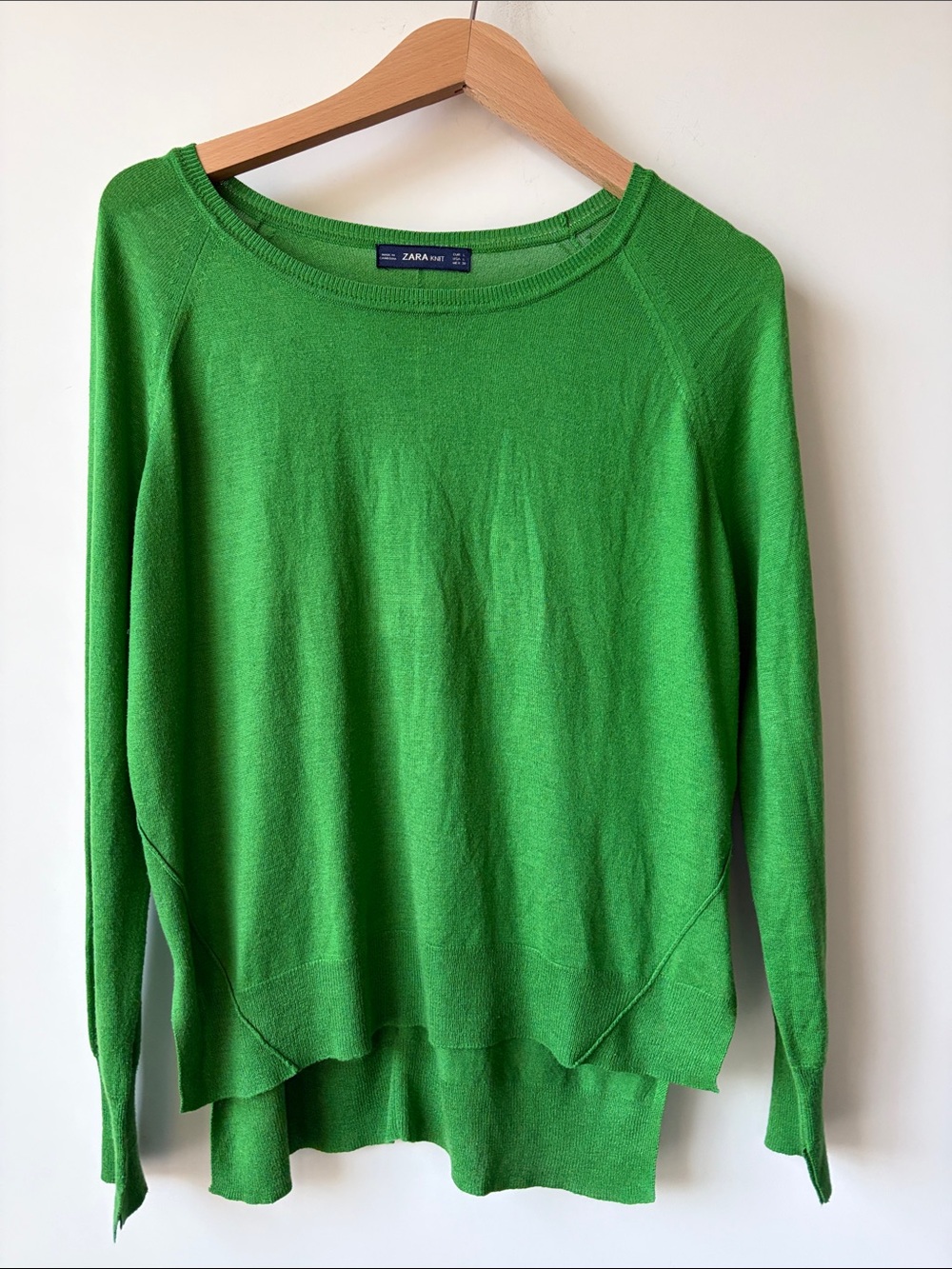 ZARA Bright Apple Green Scoop-Neck Lightweight Sweater Hi-Low Split Hem Size L